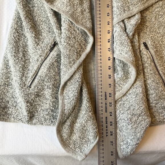 Olivia Sky Women Vest M Gray Acrylic Wool Zipper Pockets Sleeveless Open Front - Picture 7 of 10